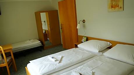 Triple Room with Private Bathroom