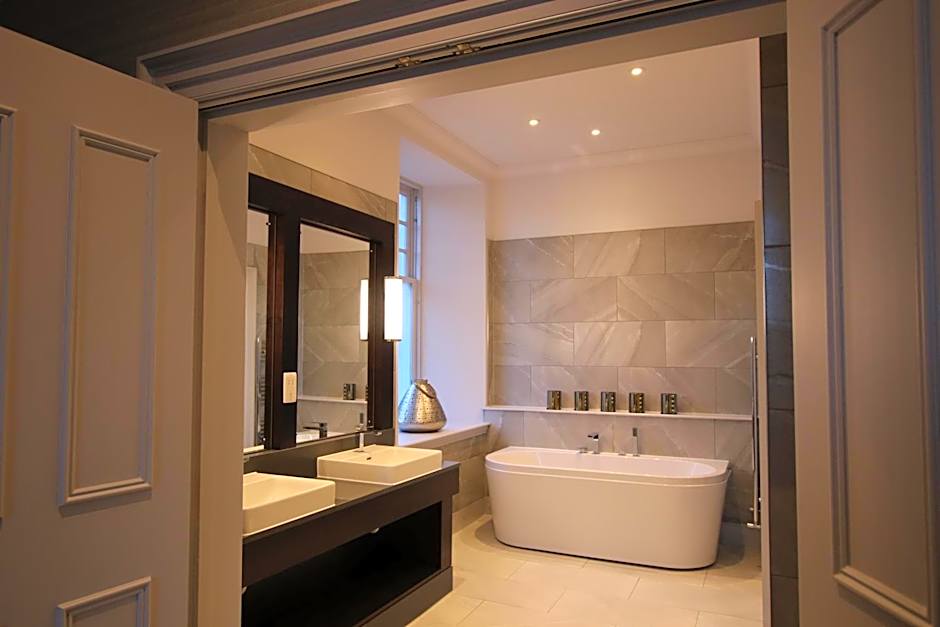 Castlecary House Hotel