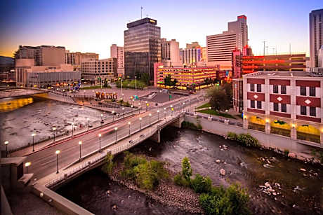 One-Bedroom King Suite