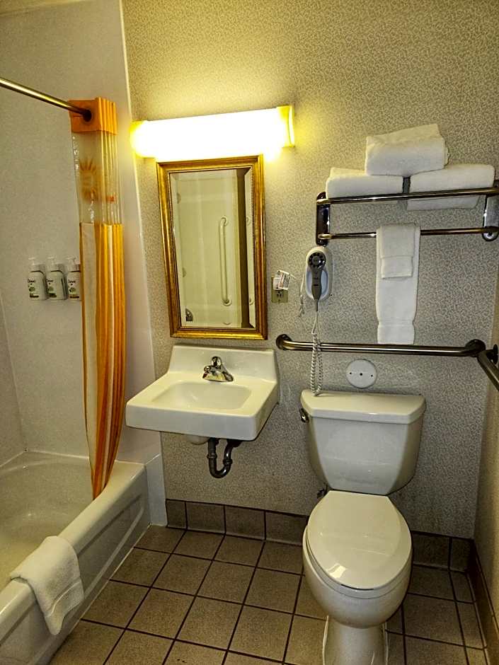 La Quinta Inn & Suites by Wyndham Appleton-College Avenue