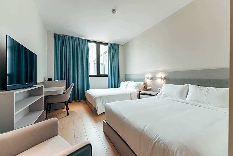 Elements Hotel & Shops Curacao