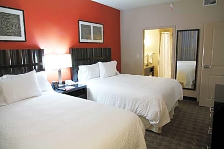 2 QUEEN BEDS - STUDIO ROOM WIFI AVL - MICROWAVE REFRIGERATOR COMP COOKED TO ORDER BRKFST-EVENING RECEPTION