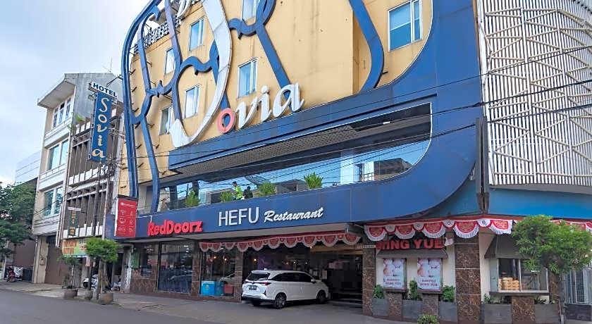 RedDoorz Premium near Bandung Station