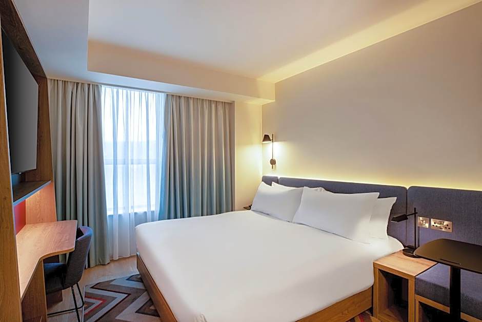 Hampton by Hilton Bath City