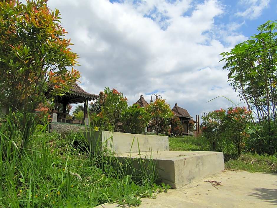 Balkondes Bumiharjo Kampung Dolanan