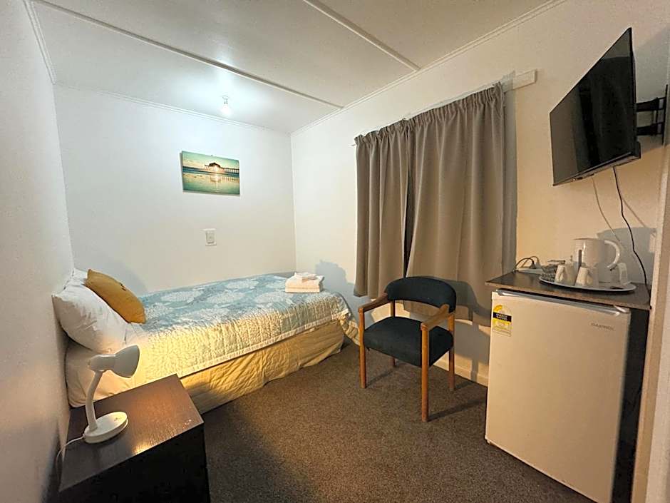 Rainbow Motel & Guest House