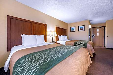 2 Queen Beds, Suite, Nonsmoking
