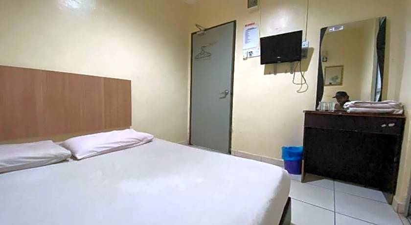 OYO 89760 Harmoni Inn Hotel