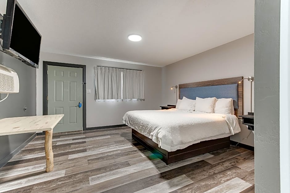 Dolores Mountain Inn