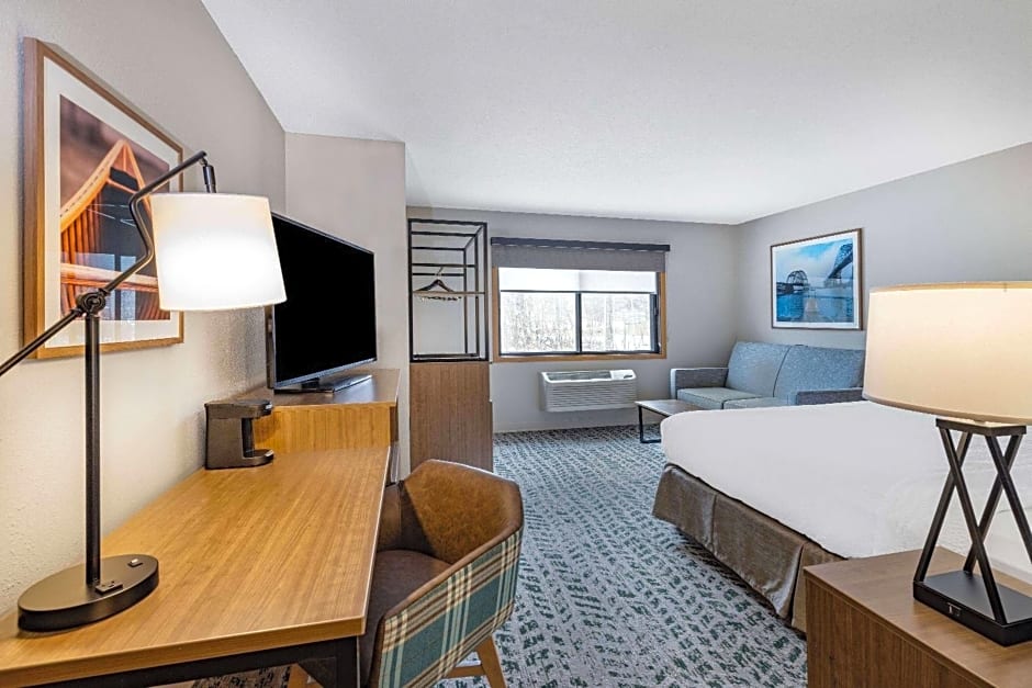 AmericInn by Wyndham Duluth South Proctor Black Woods Event Ctr