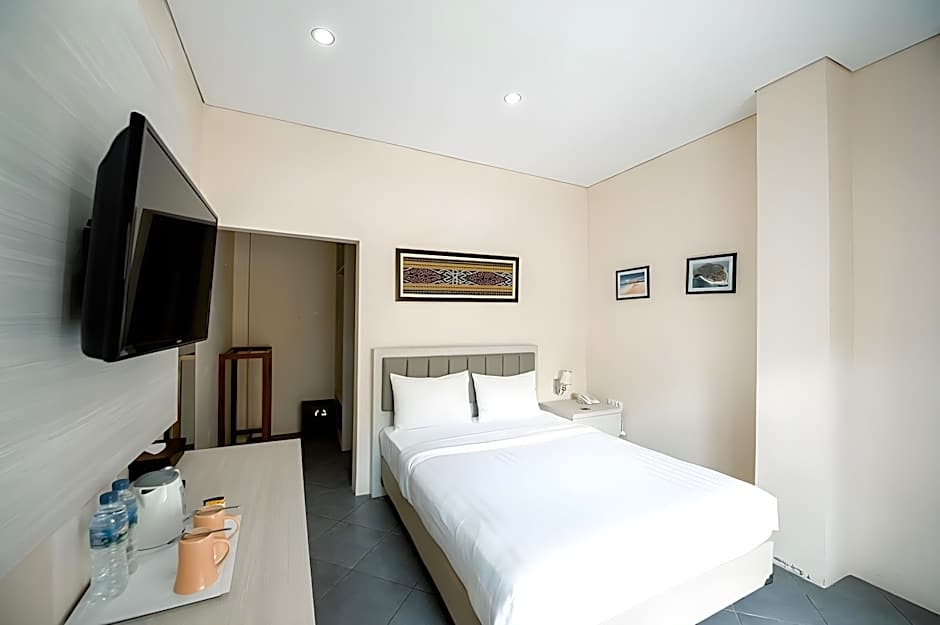 La Cecile Hotel and Cafe