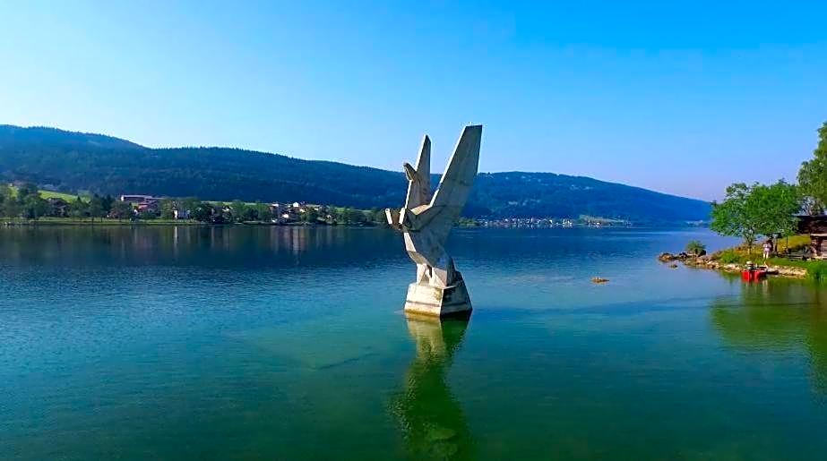 HOTEL DE VILLE - La Baie Du Lac