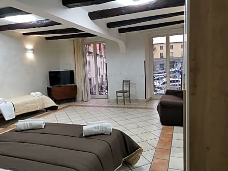 Suite, Balcony