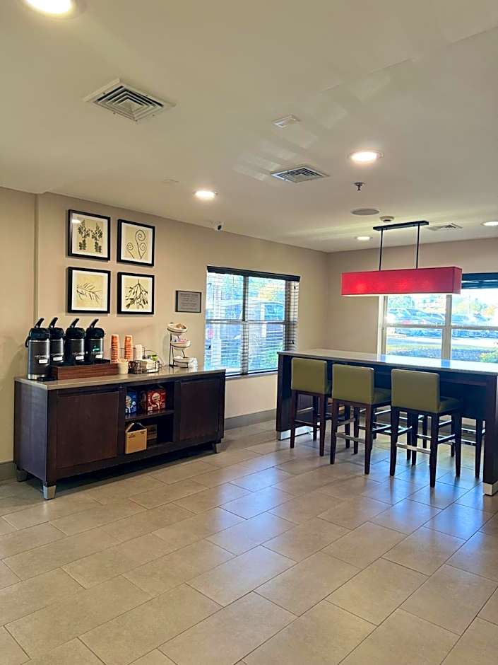 Country Inn & Suites by Radisson, Lawrenceville, GA