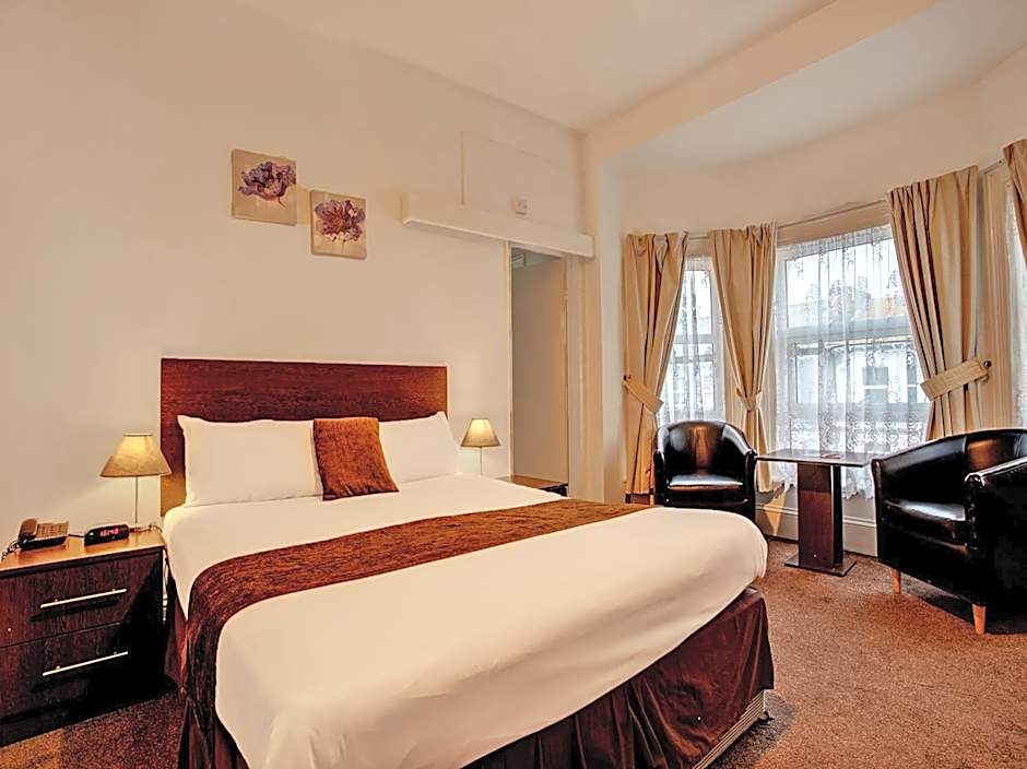 The Waverley Hotel
