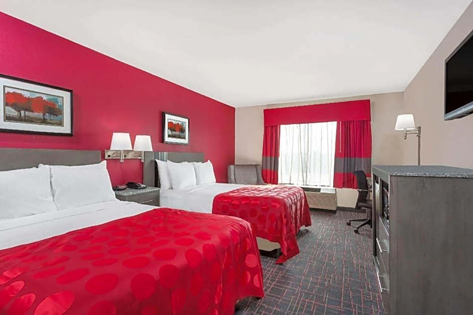 Clarion Pointe - Greensboro Coliseum Area