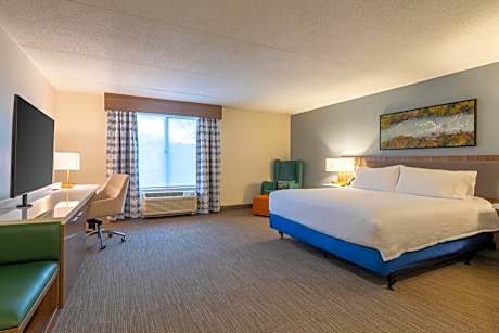 King Room with River View - Hearing Accessible