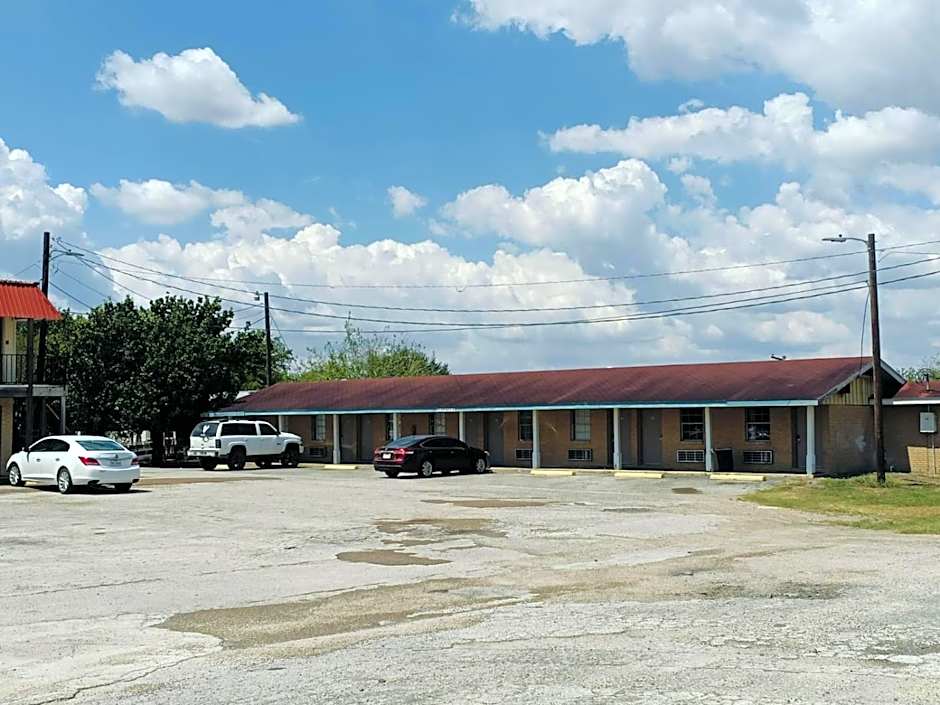Woodfield Inn & Suites Hotel O, Yoakum TX 111