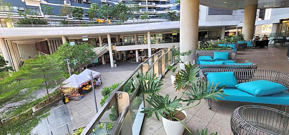 Heart of Makati, Fully furnished condo, cbd central location