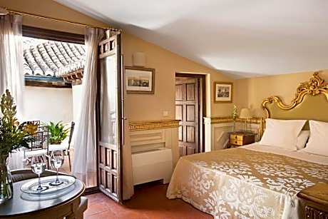 Deluxe Premium Room with Terrace and Alhambra Views