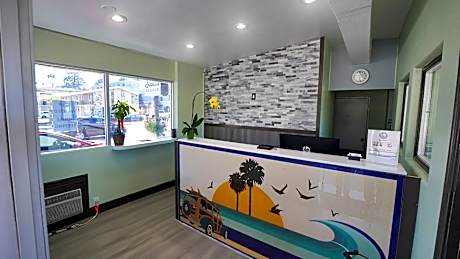 SeaSide Inn & Suites