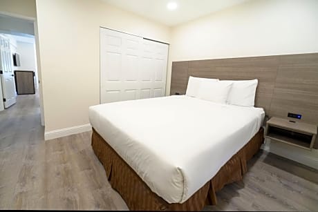 Two-Bedroom Suite - Newly Renovated