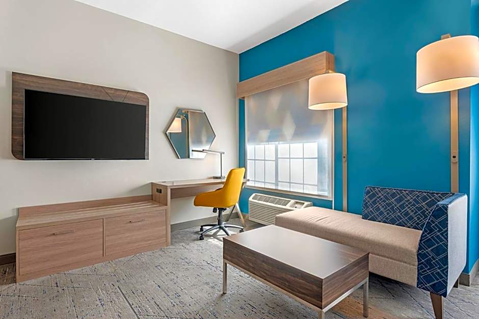 Holiday Inn Express & Suites Indianapolis - East by IHG