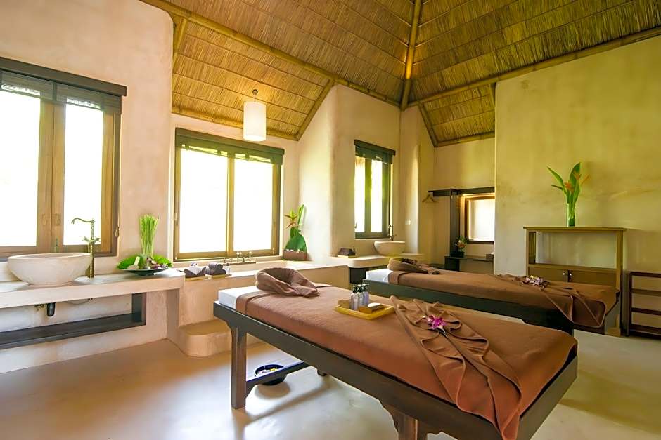 High Season Pool Villa & Spa
