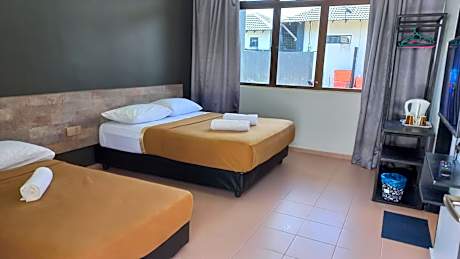 Triple Room with Pool View