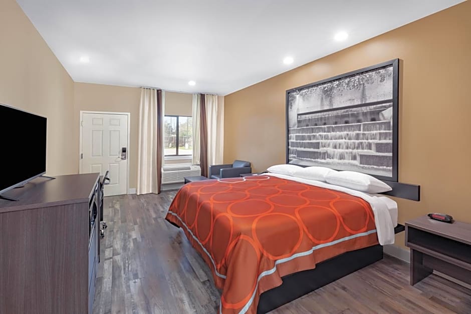 Super 8 by Wyndham Houston NW Beltway 8