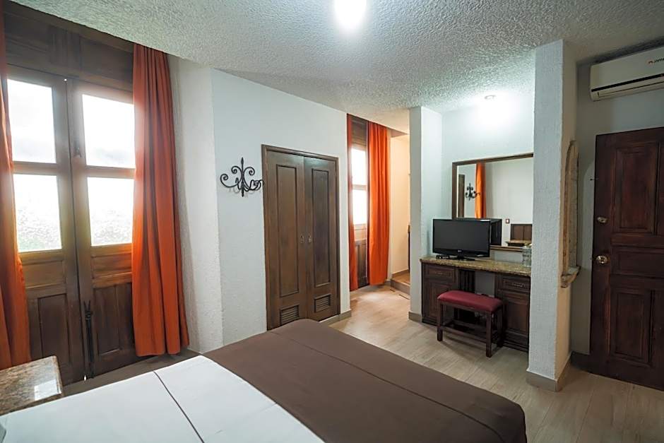 Hotel Don Quijote Plaza - Guadalajara Centro Historico