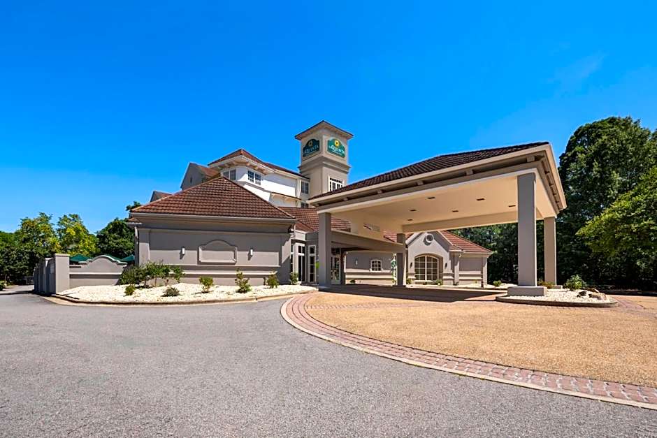 La Quinta Inn & Suites by Wyndham Raleigh Cary