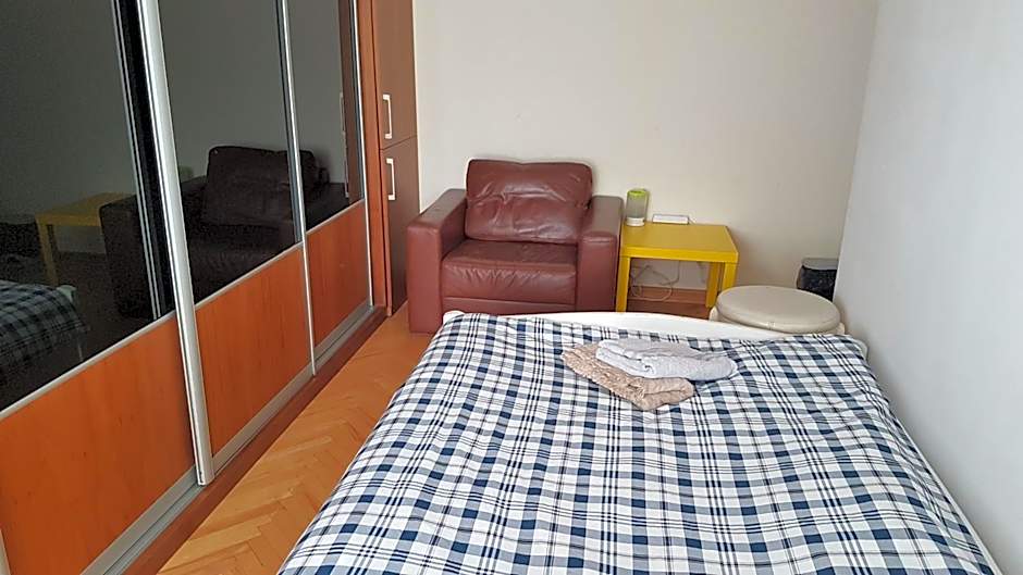 Niebieski Meander Pokoje blisko metra