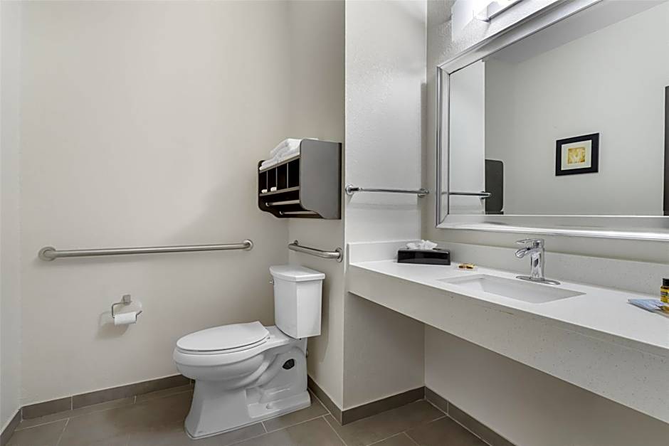 Best Western Plus Waller Hotel