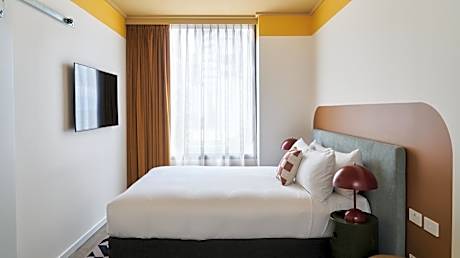 Midtown One-Bedroom Suite