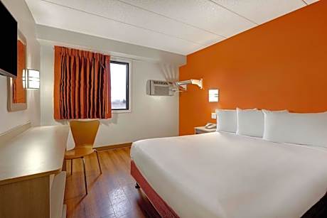 Motel 6-Lakeville, MN - South - Lakeville