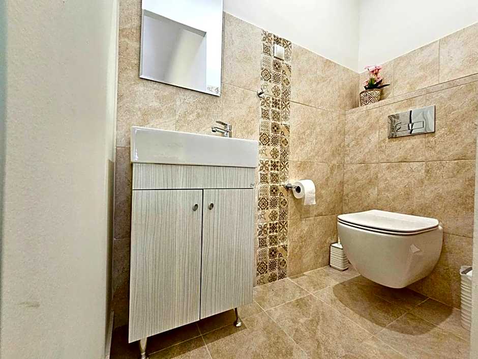 Golden City Center Suites