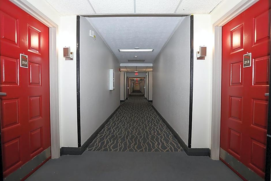 Red Roof Inn & Suites Lexington - Hamburg