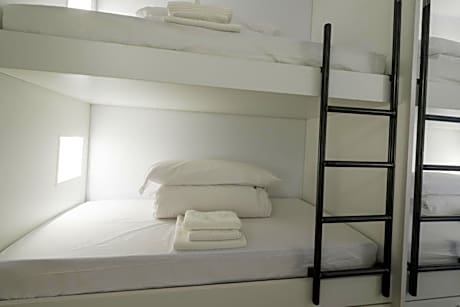 Bed in 8-Bed Mixed Dormitory Room