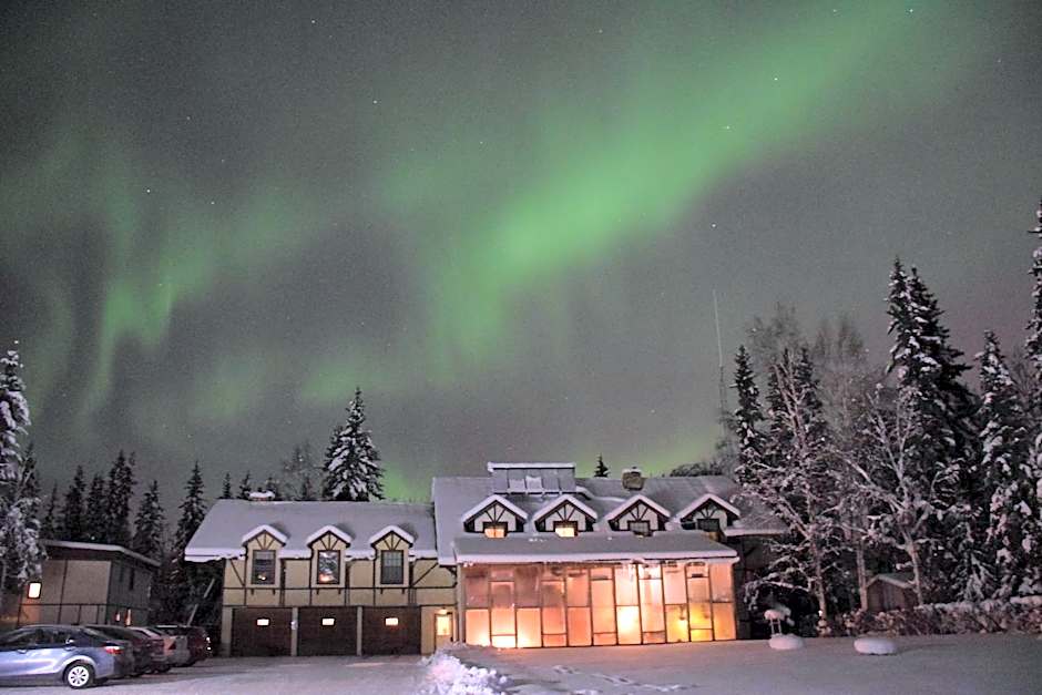 7 Gables Inn & Suites