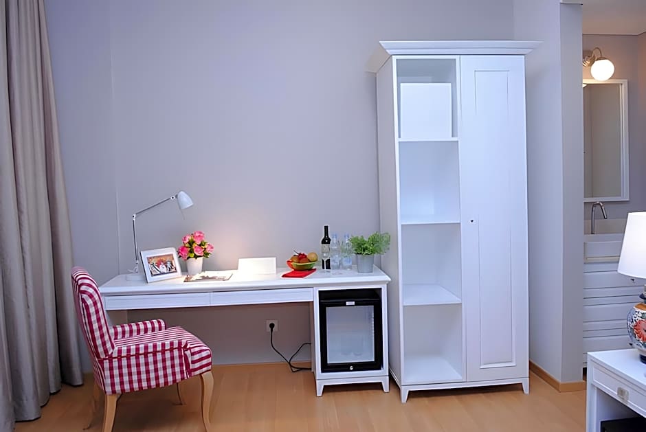 White Tree Residence