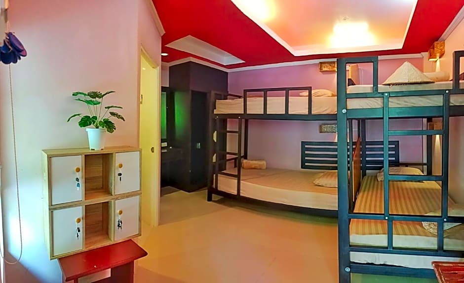 Photo 1 of 7 of Quadruple Room with Bathroom