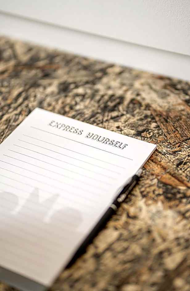 PoMo Hotel & Restaurant