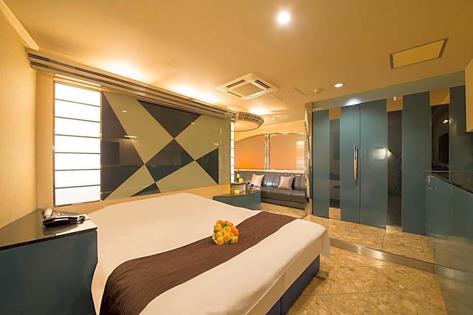 Towers Hotel - Adult Only -
