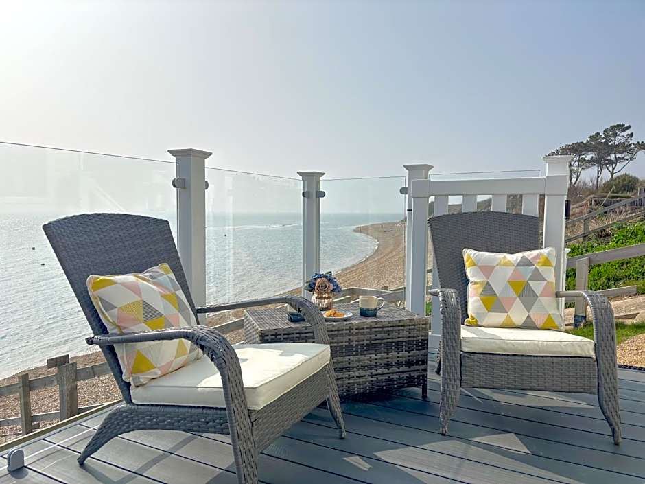 Pemberton Avon pitch 30 Creek Caravan Park dog friendly