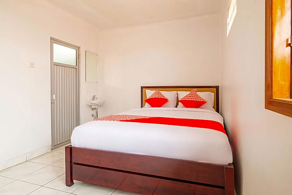 OYO 2265 Bunga Bakung Near RS Hermina Pasteur