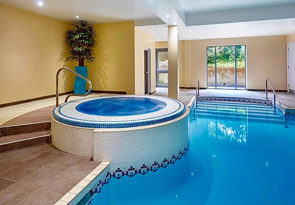 Holiday Inn Cardiff - North M4 By IHG