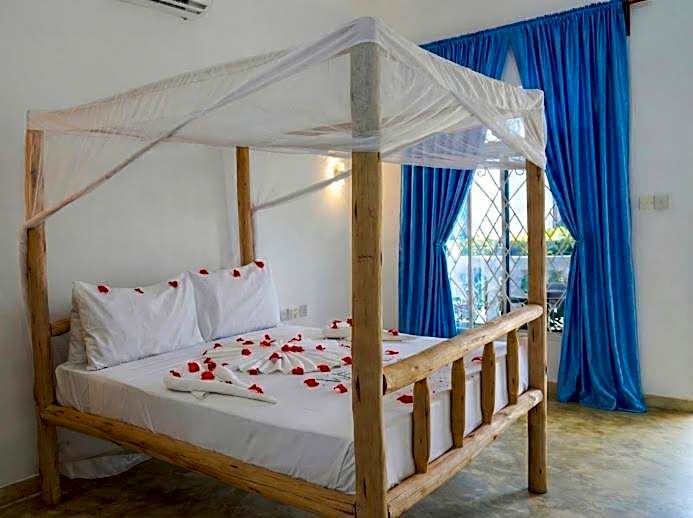 AROYA Boutique Hotel