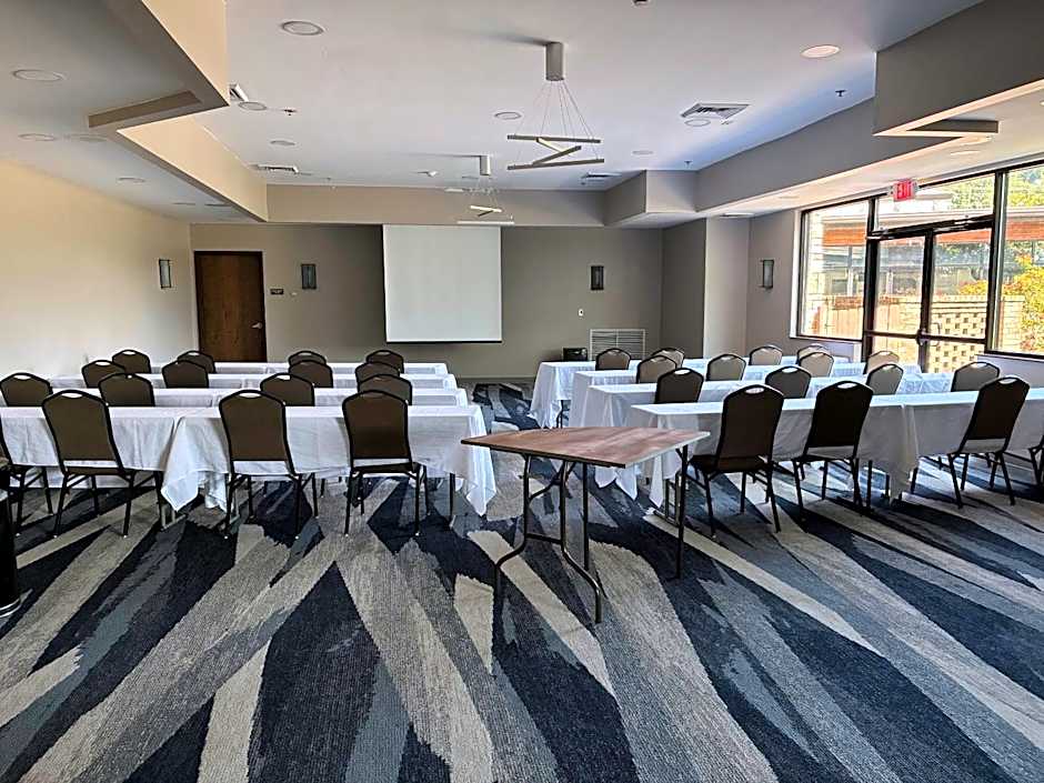 Comfort Inn & Suites Near Lake Guntersville