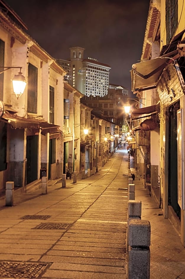 Ole Tai Sam Un Hotel